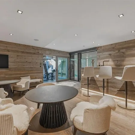 Luxury Private Pool Jacuzzi Sauna